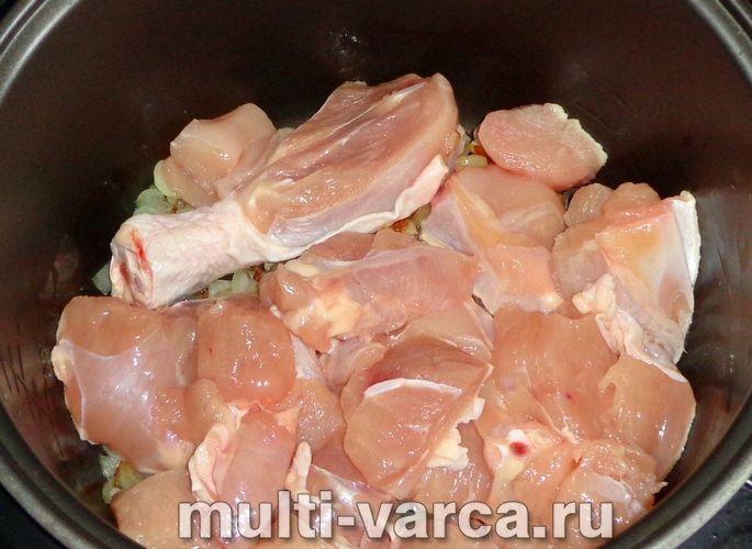 Курка у вершковому соусі в мультиварці