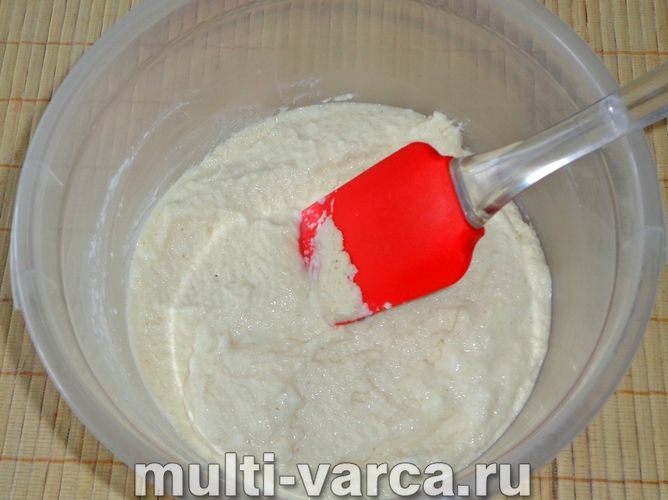 Манник із яблуками в мультиварці