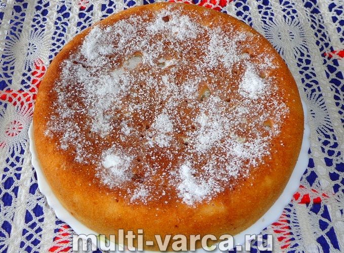 Манник із яблуками в мультиварці