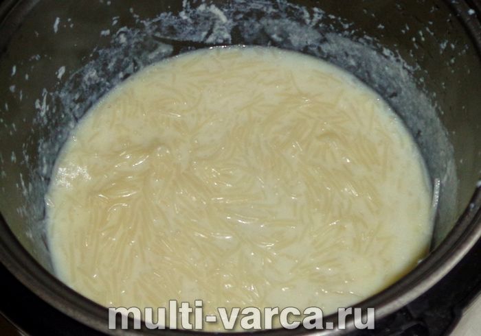 Молочна локшина в мультиварці