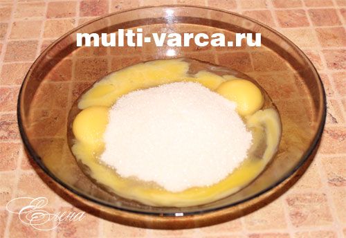 Паска в мультиварці з цукатами