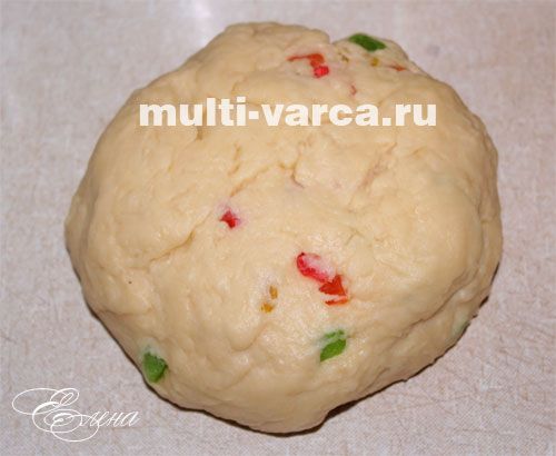 Паска в мультиварці з цукатами