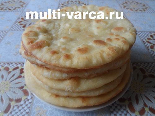 Повітряні коржі на кефірі в мультиварці