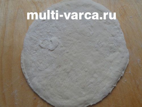 Повітряні коржі на кефірі в мультиварці