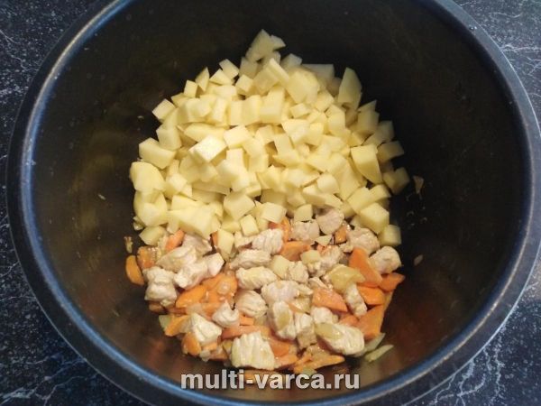 Пшеничний суп з індичкою