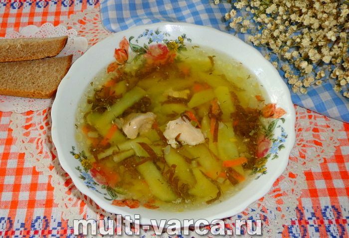 Щавлевий суп із куркою в мультиварці