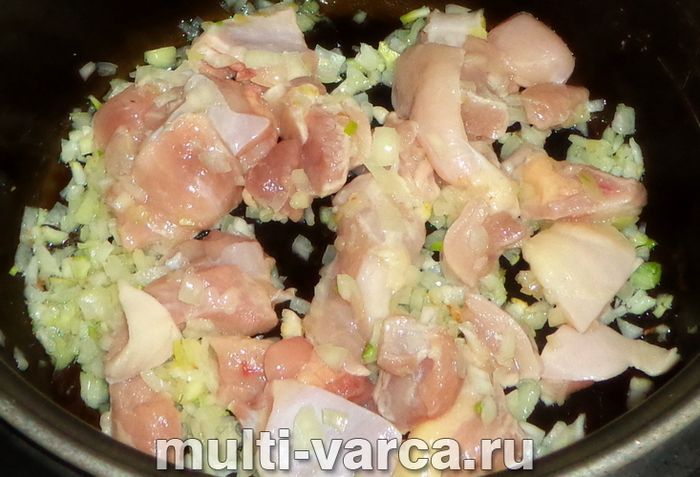 Щавлевий суп із куркою в мультиварці