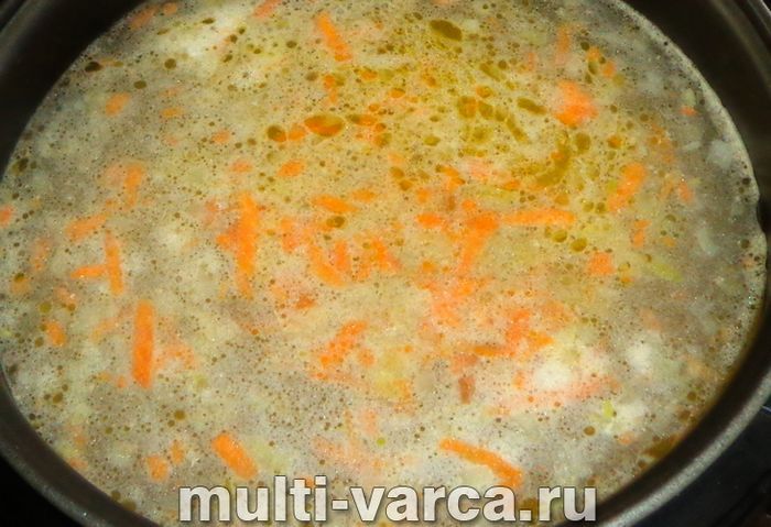 Щавлевий суп із куркою в мультиварці