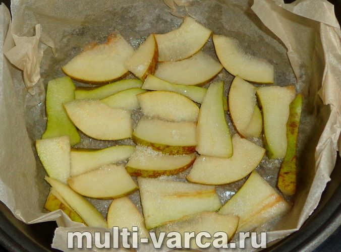Сирна запіканка з грушею в мультиварці