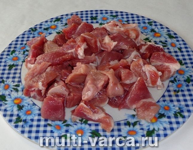Свинина з кабачками в мультиварці