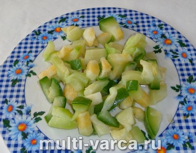 Свинина з кабачками в мультиварці