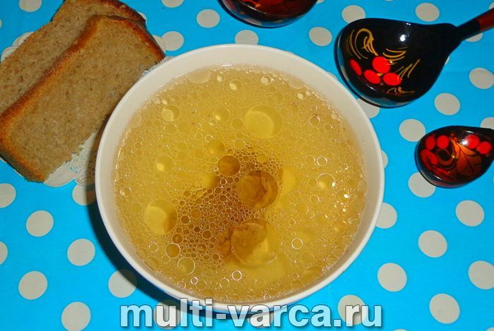 Свинячий бульйон у мультиварці