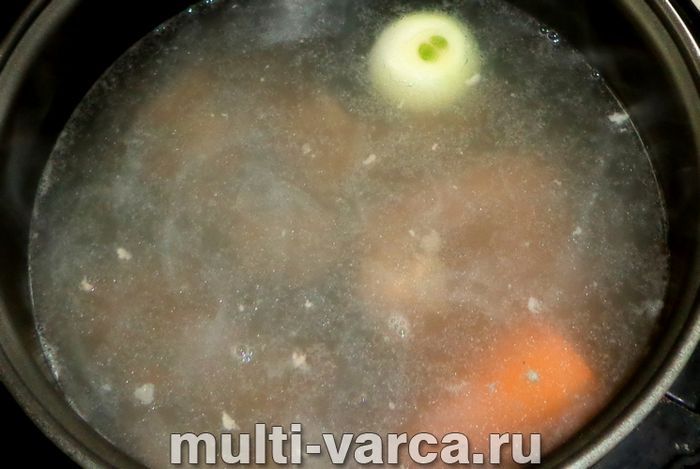 Свинячий бульйон у мультиварці