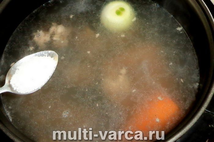 Свинячий бульйон у мультиварці
