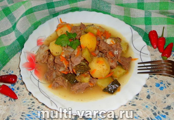 Телятина з овочами в мультиварці