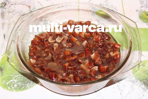 Торт із фініками в мультиварці