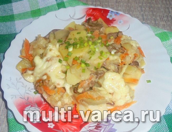 Запіканка з овочів із курячою печінкою