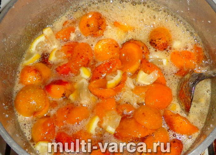 Абрикосове варення з корицею на зиму