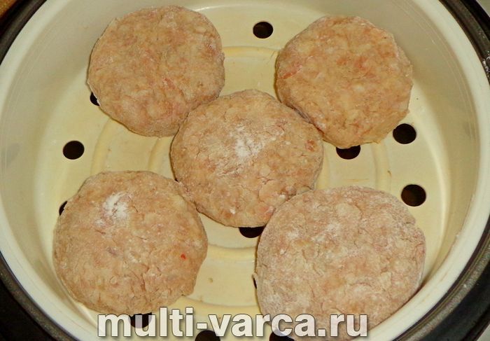 Биточки на пару в мультиварці
