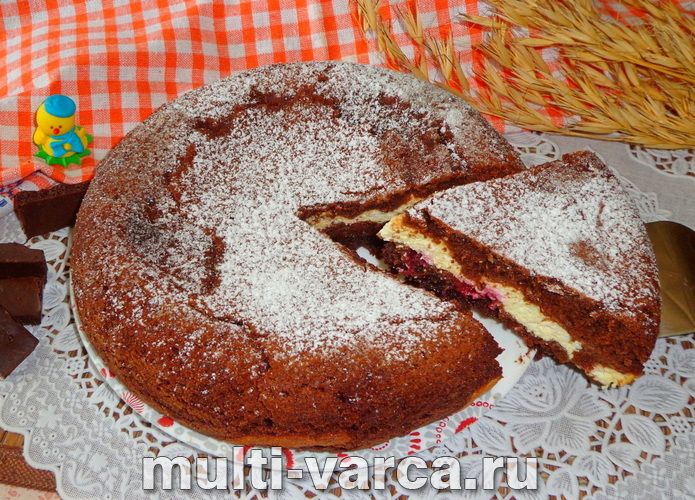 Брауні з сиром і вишнею в мультиварці