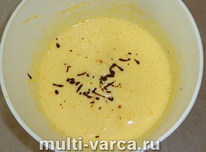 Брауні з сиром і вишнею в мультиварці
