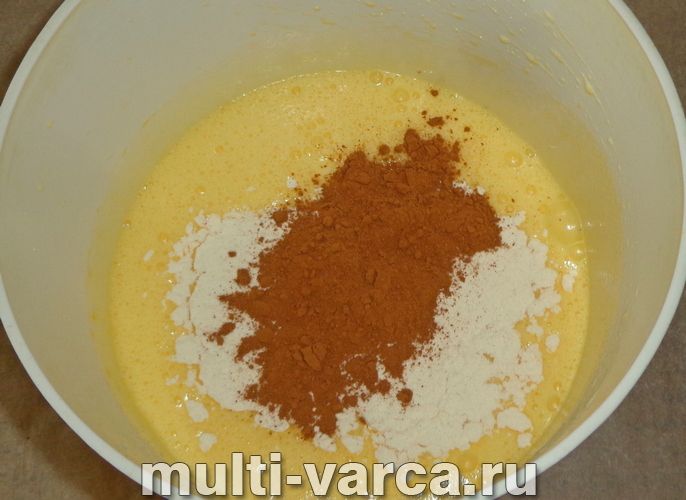 Брауні з вишнею в мультиварці