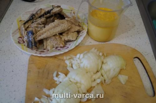 Дієтична скумбрія з цибулею