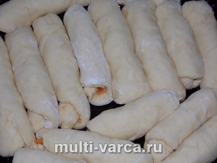 Дріжджові трубочки з капустою