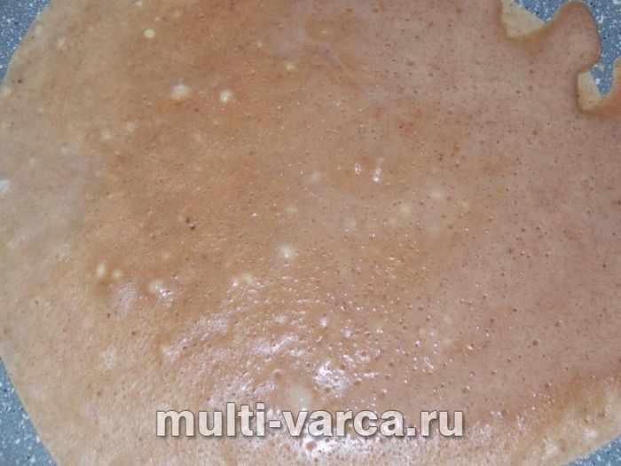 Двоколірні шоколадні млинцеві рулетики з шоколаду