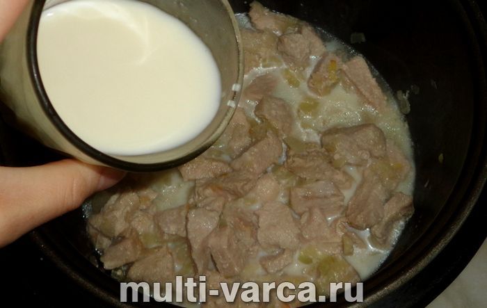 Індичка в молоці в мультиварці