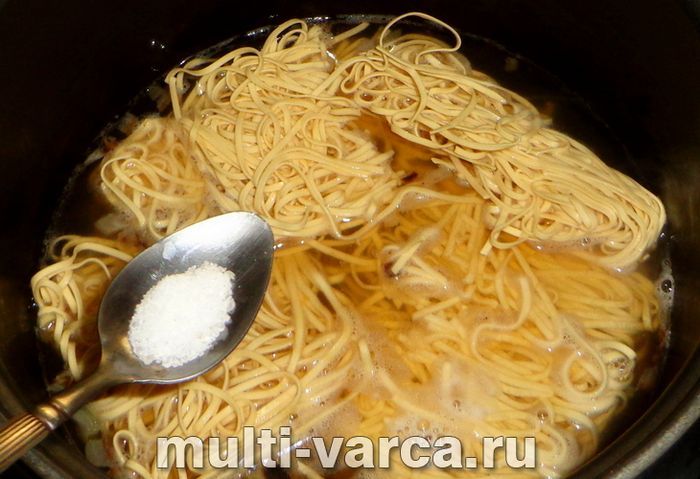 Яєчна локшина в мультиварці