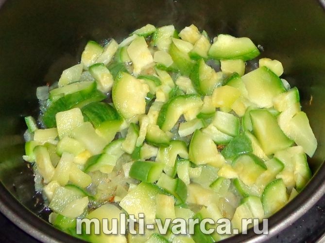 Кабачки запечені в мультиварці