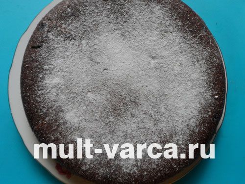 Кекс із вишнею та шоколадом у мультиварці