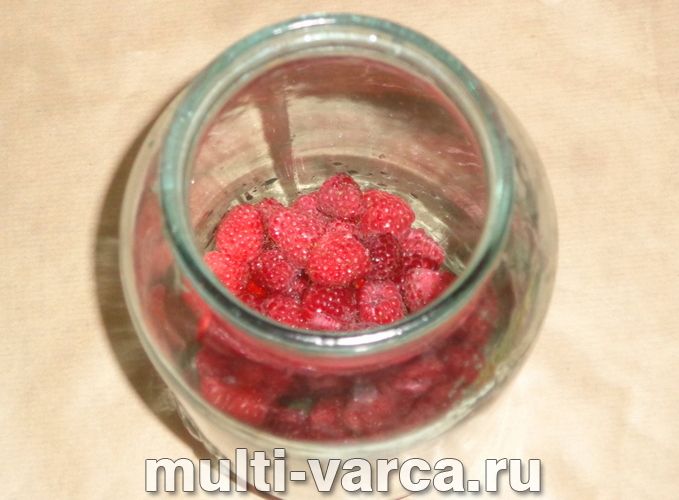 Компот із полуниці та малини на зиму