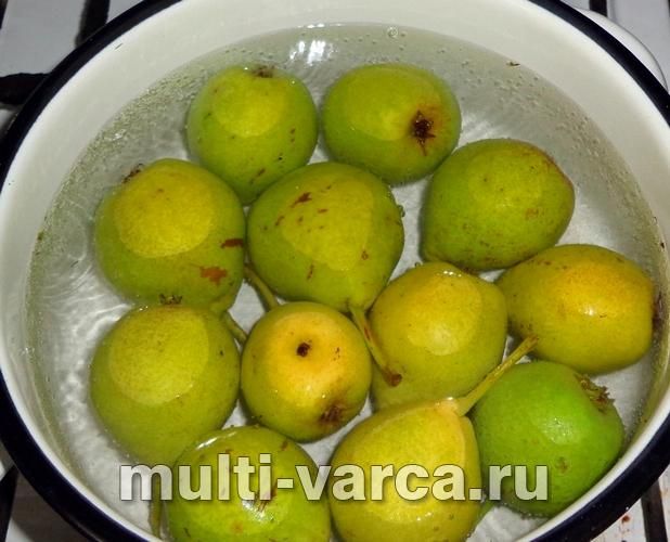 Консервовані груші в сиропі на зиму
