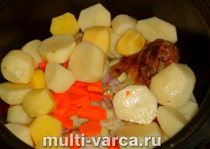 Кролик із картоплею та овочами