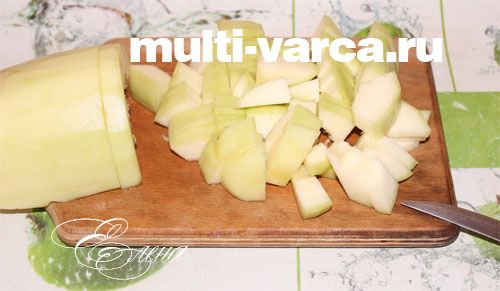 Тушкована свинина з кабачками та овочами