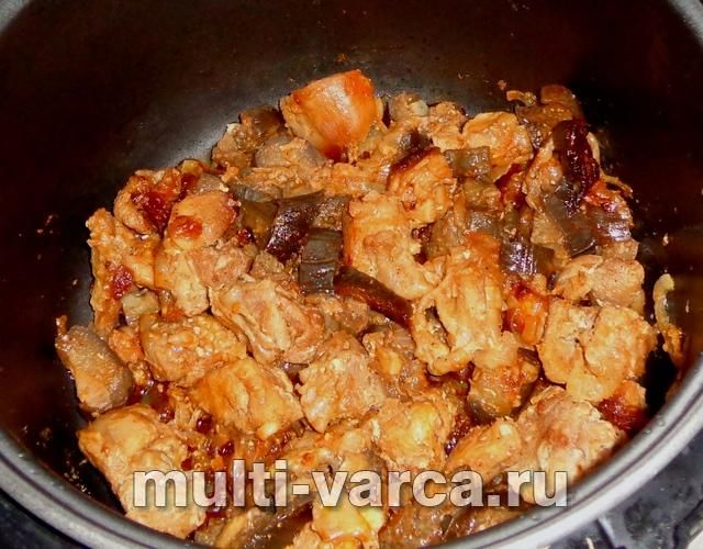 Курка з баклажанами в мультиварці