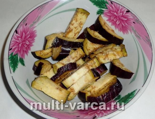 Курка з баклажанами в мультиварці