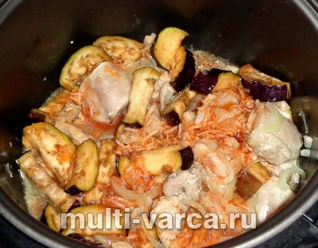 Курка з баклажанами в мультиварці
