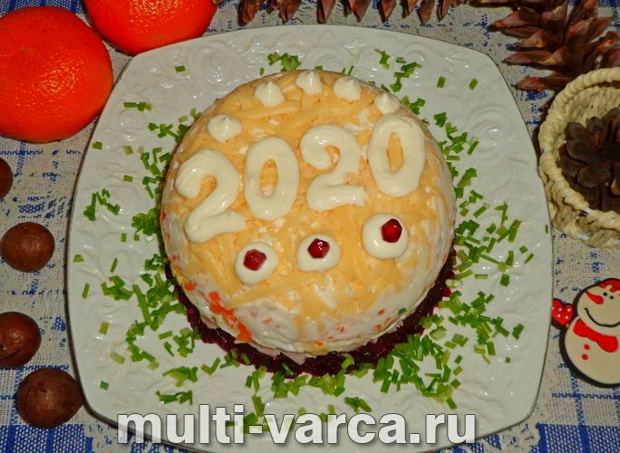 Листковий салат із буряком і шинкою