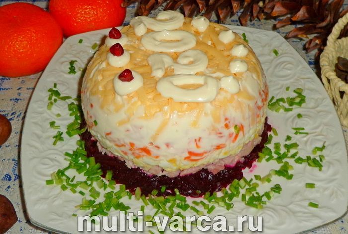 Листковий салат із буряком і шинкою