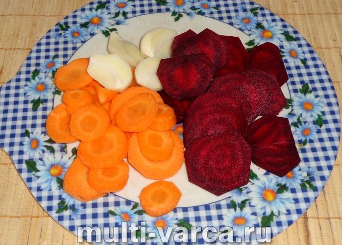 Маринована капуста з буряком на зиму