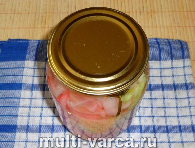Маринована капуста з буряком на зиму