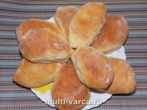 Печені пиріжки з грушею