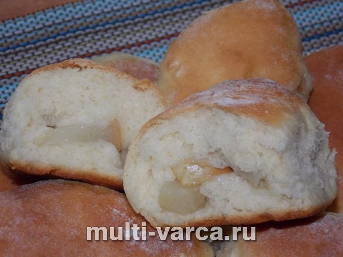 Печені пиріжки з грушею