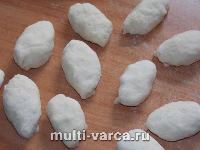 Печені пиріжки з грушею