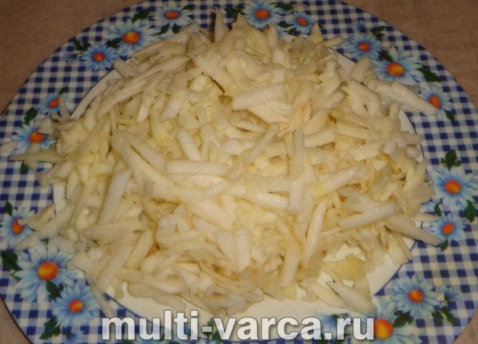 Пиріг «Три склянки» з яблуками в мультиварці