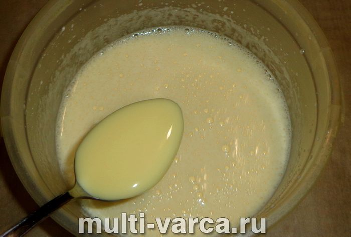 Пиріг зі згущеним молоком у мультиварці