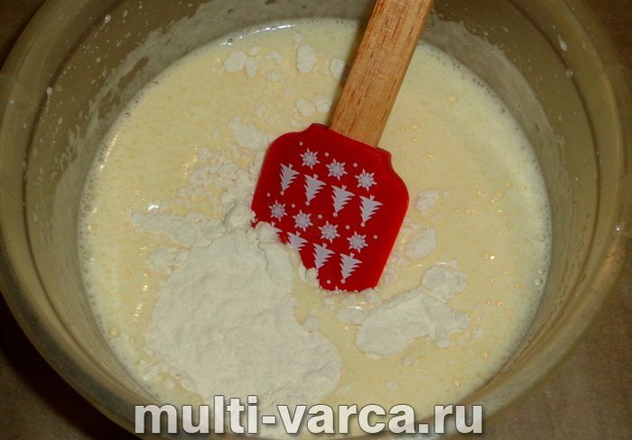Пиріг зі згущеним молоком у мультиварці